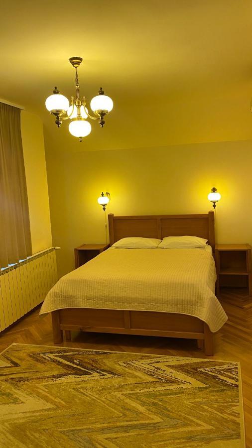 Pensiunea Imperial Targu-Mures Bagian luar foto
